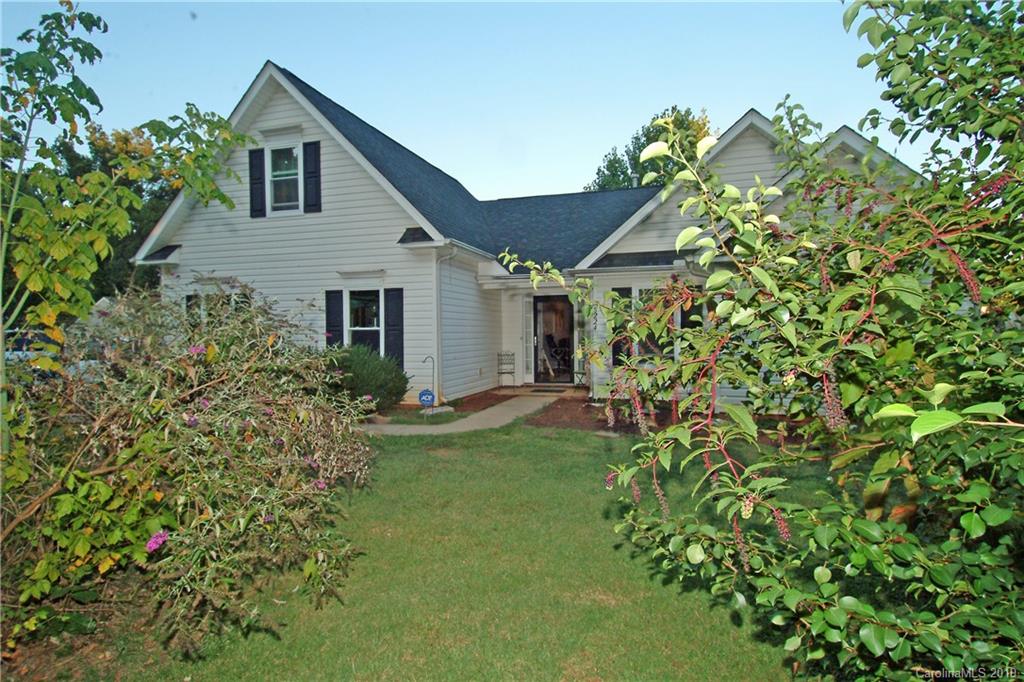 8224 Reames Road Charlotte, NC 28216 - Photo 4 of 33 Gallery Image 4