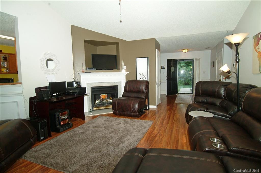 8224 Reames Road Charlotte, NC 28216 - Photo 7 of 33 Gallery Image 7