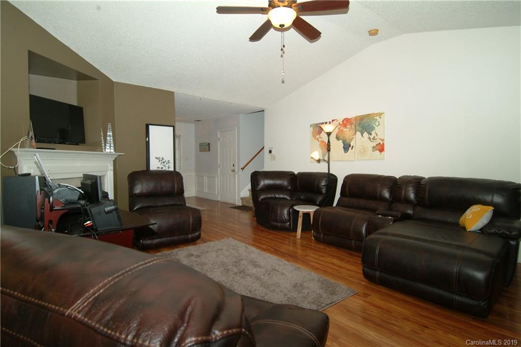 8224 Reames Road Charlotte, NC 28216 - Photo 9 of 33 Gallery Image 9