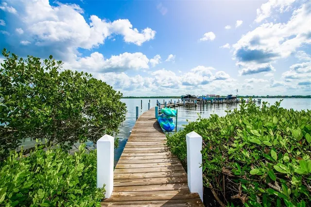 $4,000 | 8770 Midnight Pass Road, Unit 402B, Sarasota, FL 34242