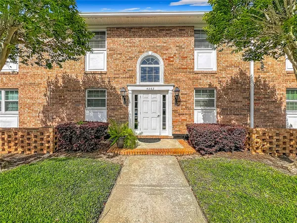 $204,900 | 4262 Lake Underhill Road, Unit 9C7, Orlando, FL 32803