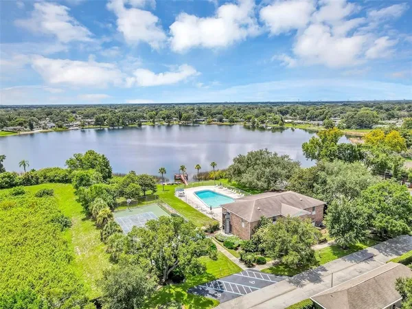 $204,900 | 4262 Lake Underhill Road, Unit 9C7, Orlando, FL 32803