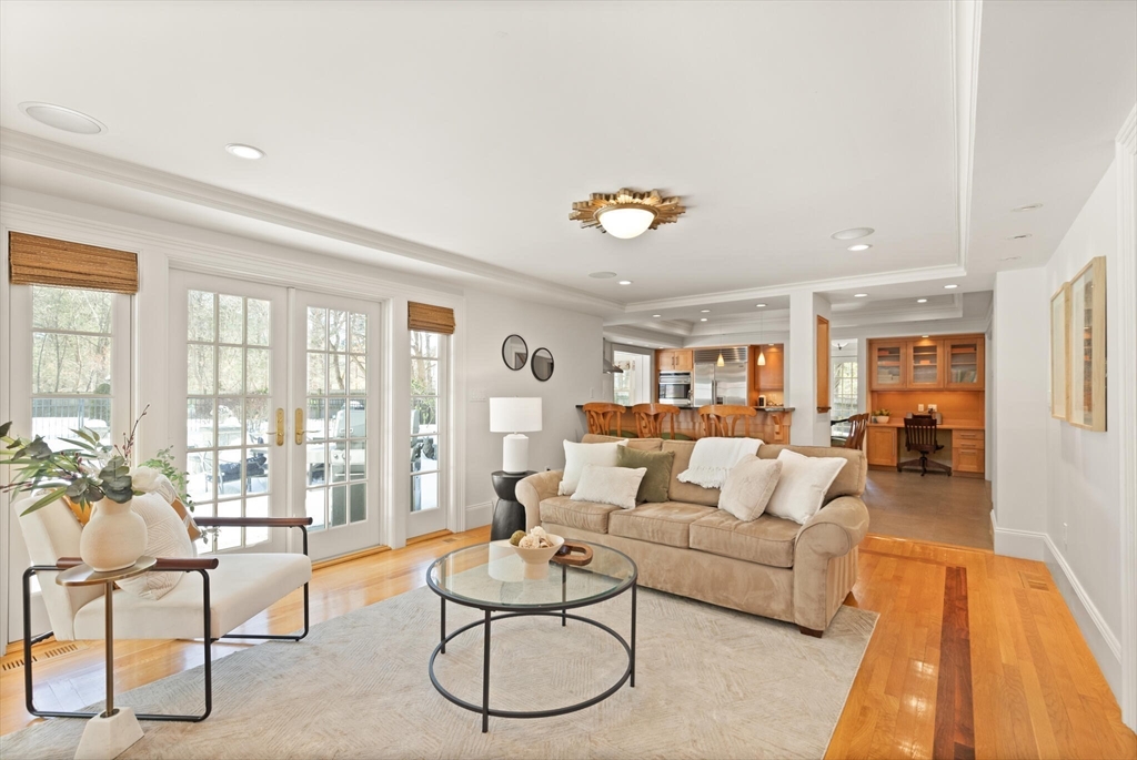 30 Underhill Road Lynnfield, MA 01940 - Photo 18 of 39 a living room with furniture and a large window