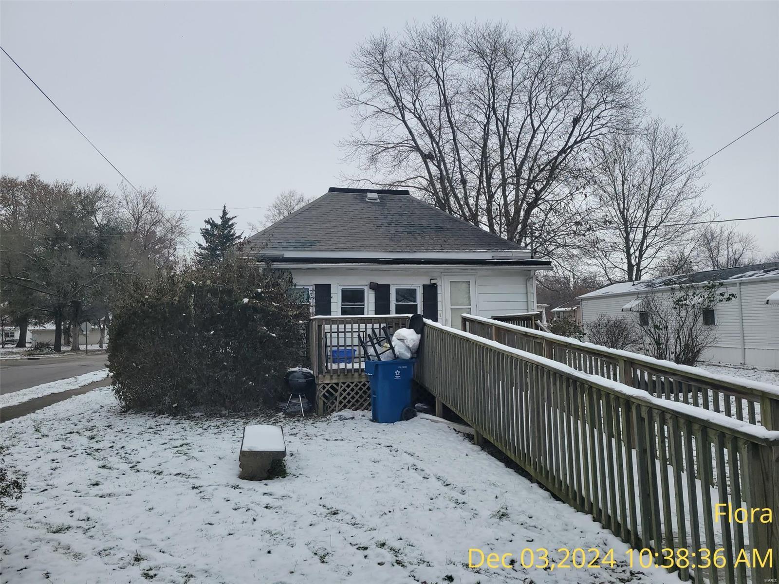 551 West 3rd Street Flora, IL 62839 - Photo 15 of 16