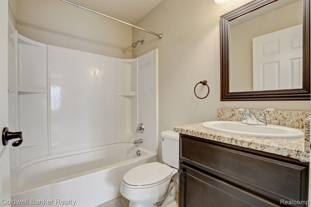 2933 Dearborn Avenue Rochester Hills, MI 48309 - Photo 22 of 26