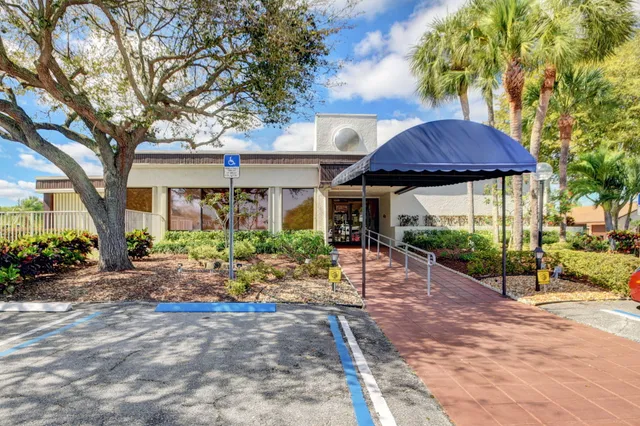 $290,000 | 6271 Tall Cypress Circle, Greenacres, FL 33463