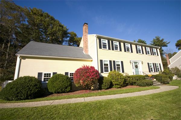 4 Cranmore Road Medfield, MA 02052 - Photo 2 of 30 Gallery Image 2