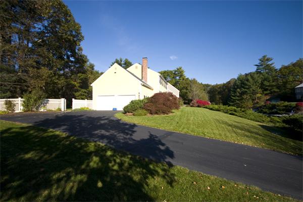 4 Cranmore Road Medfield, MA 02052 - Photo 3 of 30 Gallery Image 3