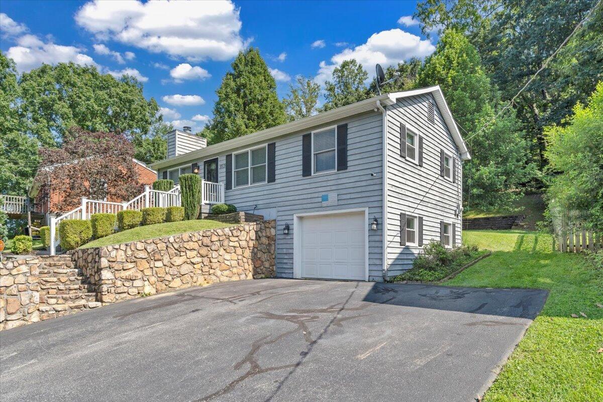 3515 Yellow Mountain Road Southeast Roanoke, VA 24014 - Photo 21 of 23 49-MIB02389