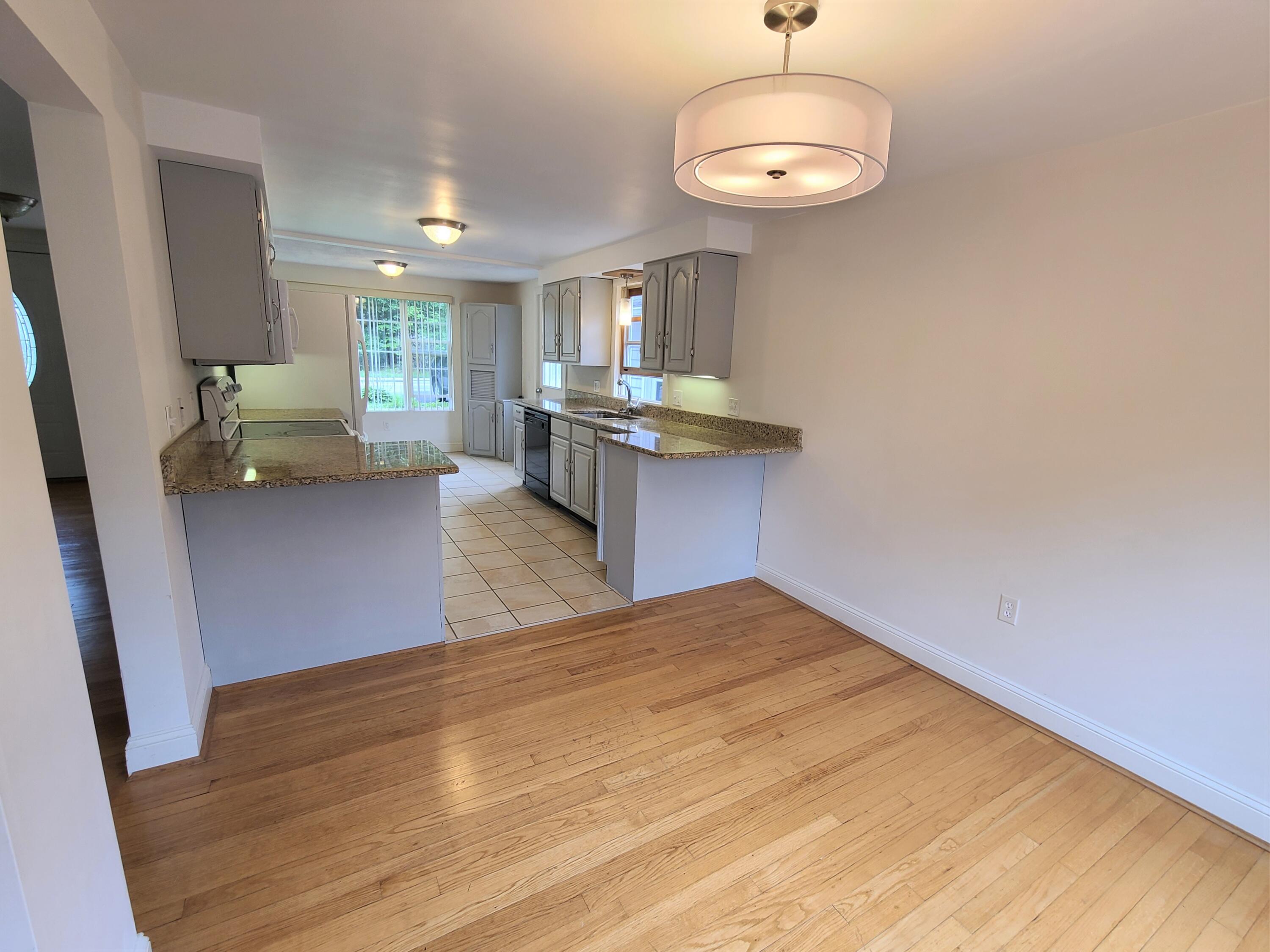 333 Middle Road Falmouth, ME 04105 - Photo 5 of 35 333Middle31