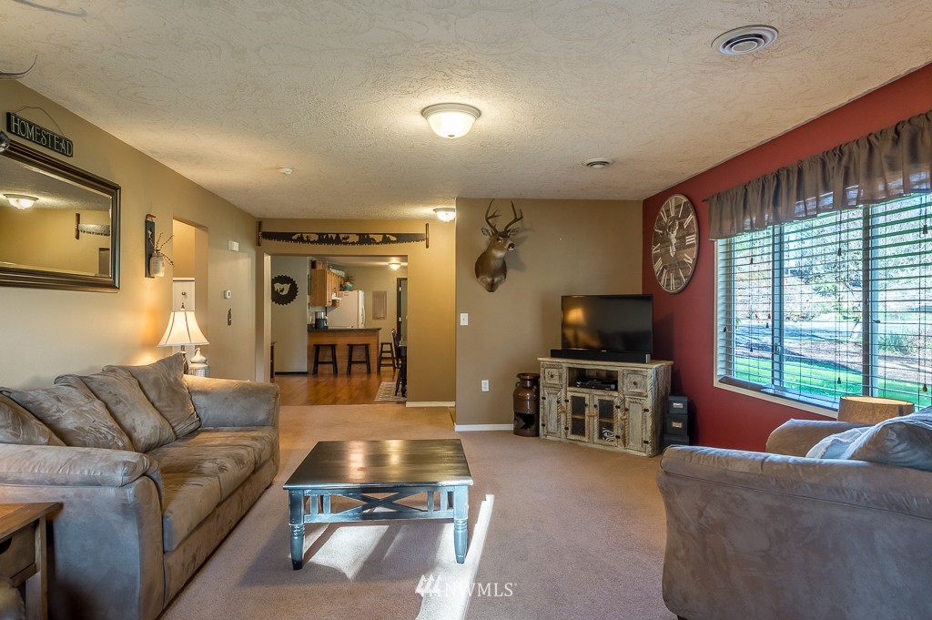 289 Conrad Road Winlock, WA 98596 - Photo 2 of 15