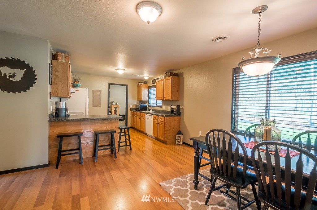289 Conrad Road Winlock, WA 98596 - Photo 3 of 15
