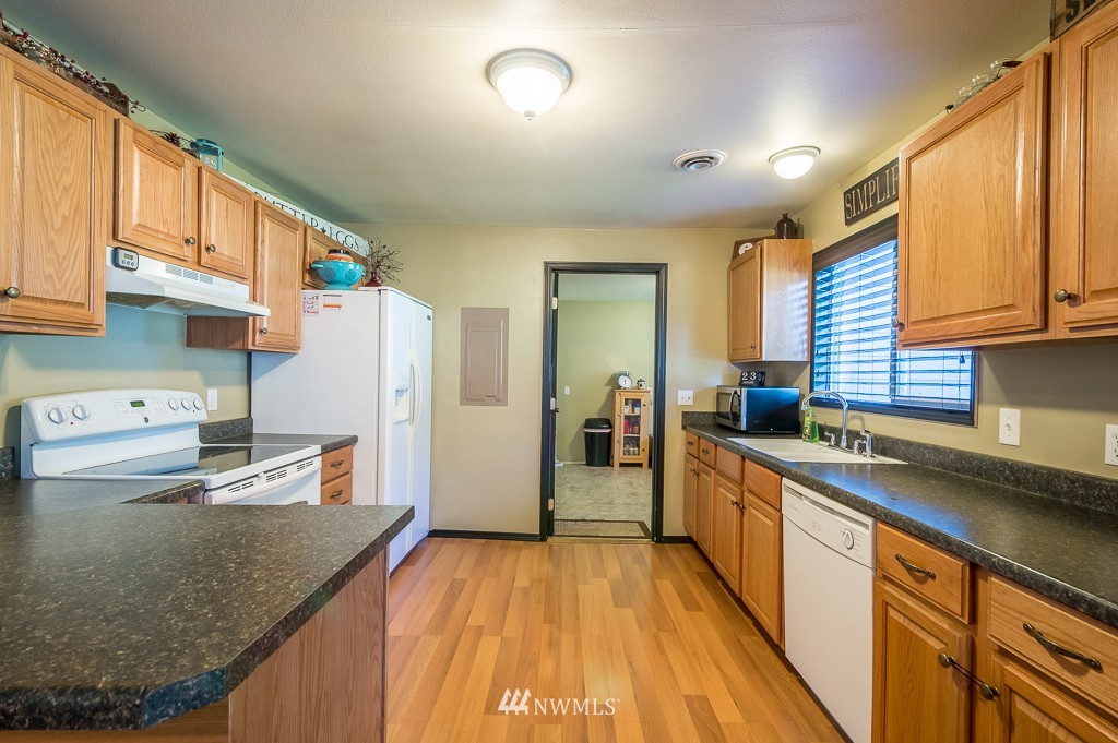 289 Conrad Road Winlock, WA 98596 - Photo 4 of 15