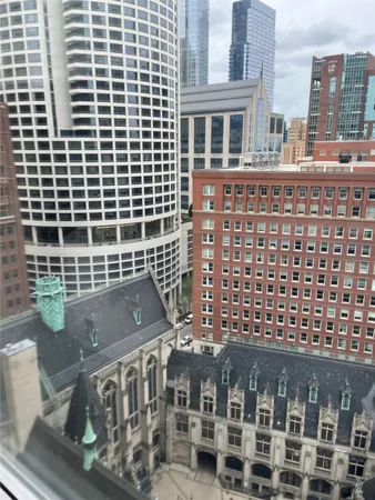 $2,500 | 111 East Chestnut Street, Unit 20B, Chicago, IL 60611
