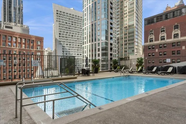 $2,395 | 111 East Chestnut Street, Unit 20B, Chicago, IL 60611
