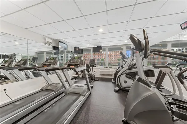 $2,395 | 111 East Chestnut Street, Unit 20B, Chicago, IL 60611