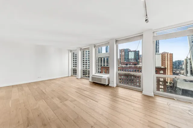 $2,395 | 111 East Chestnut Street, Unit 20B, Chicago, IL 60611