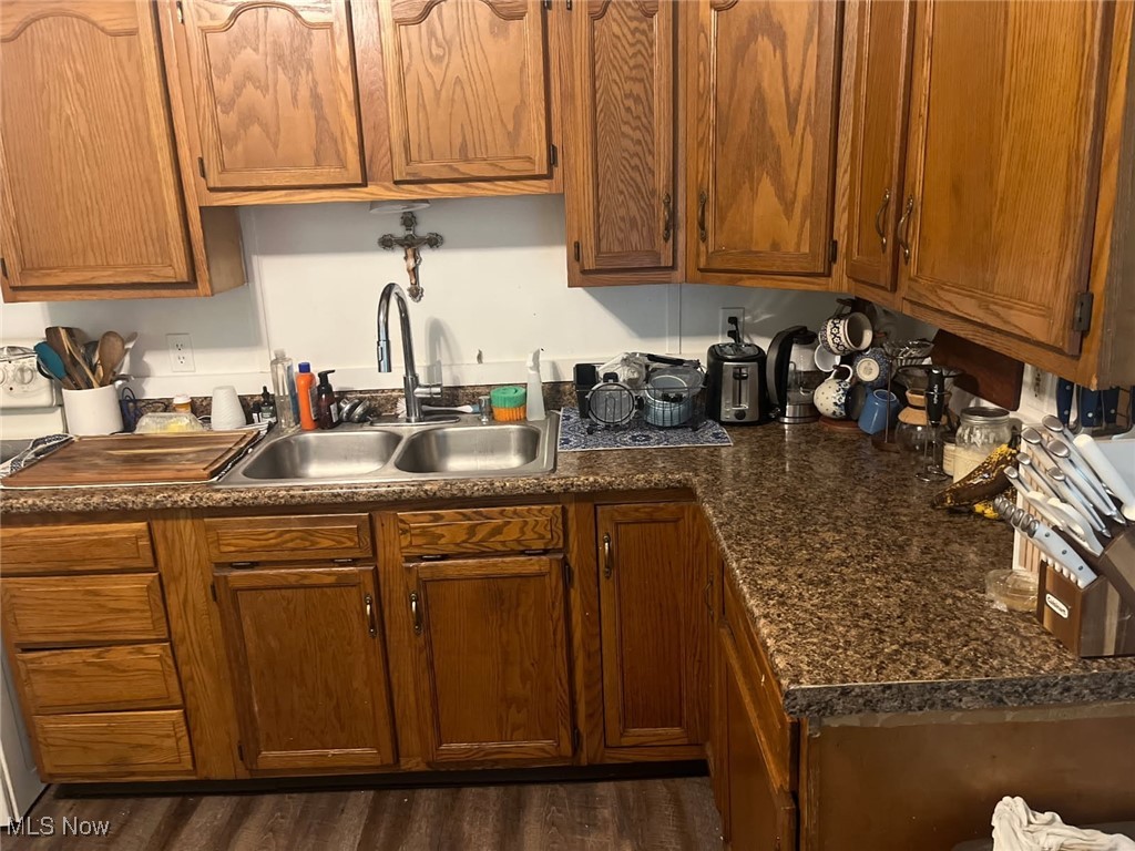 5466 South Ridge Road Madison, OH 44057 - Photo 9 of 17 Unit 2 Kitchen