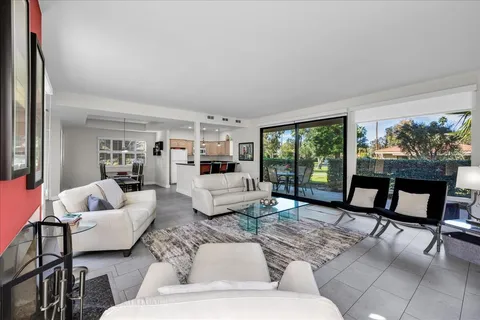 $787,000 | 2202 Oakcrest Drive, Palm Springs, CA 92264