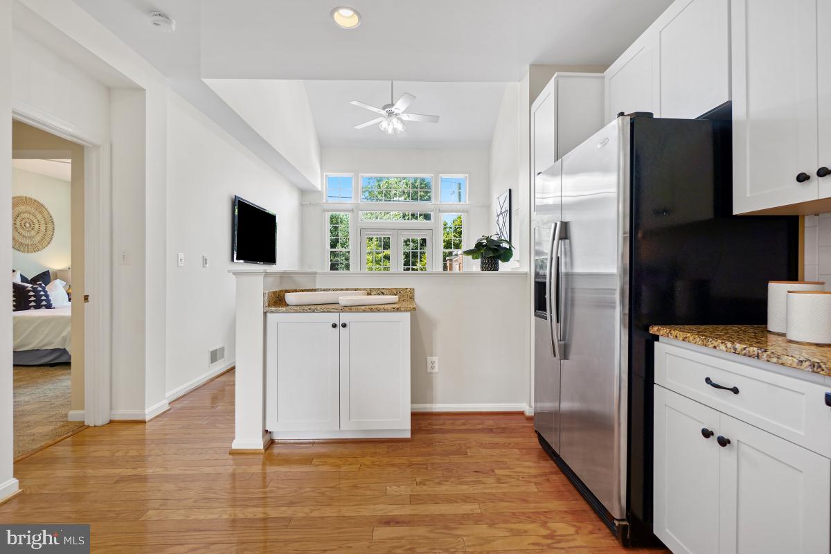7037 Haycock Road Falls Church, VA 22043 - Photo 11 of 30