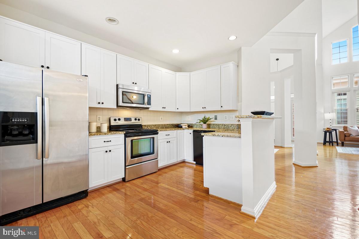 7037 Haycock Road Falls Church, VA 22043 - Photo 8 of 30