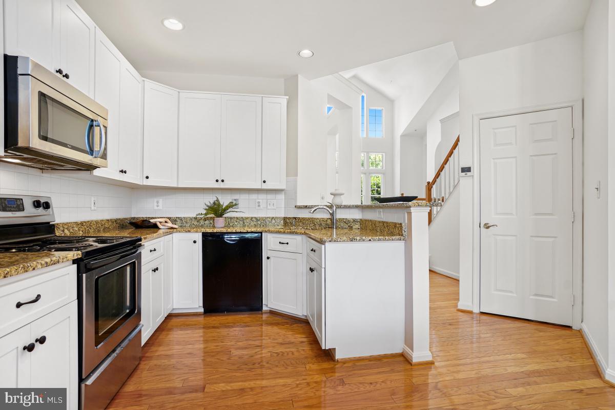 7037 Haycock Road Falls Church, VA 22043 - Photo 10 of 30