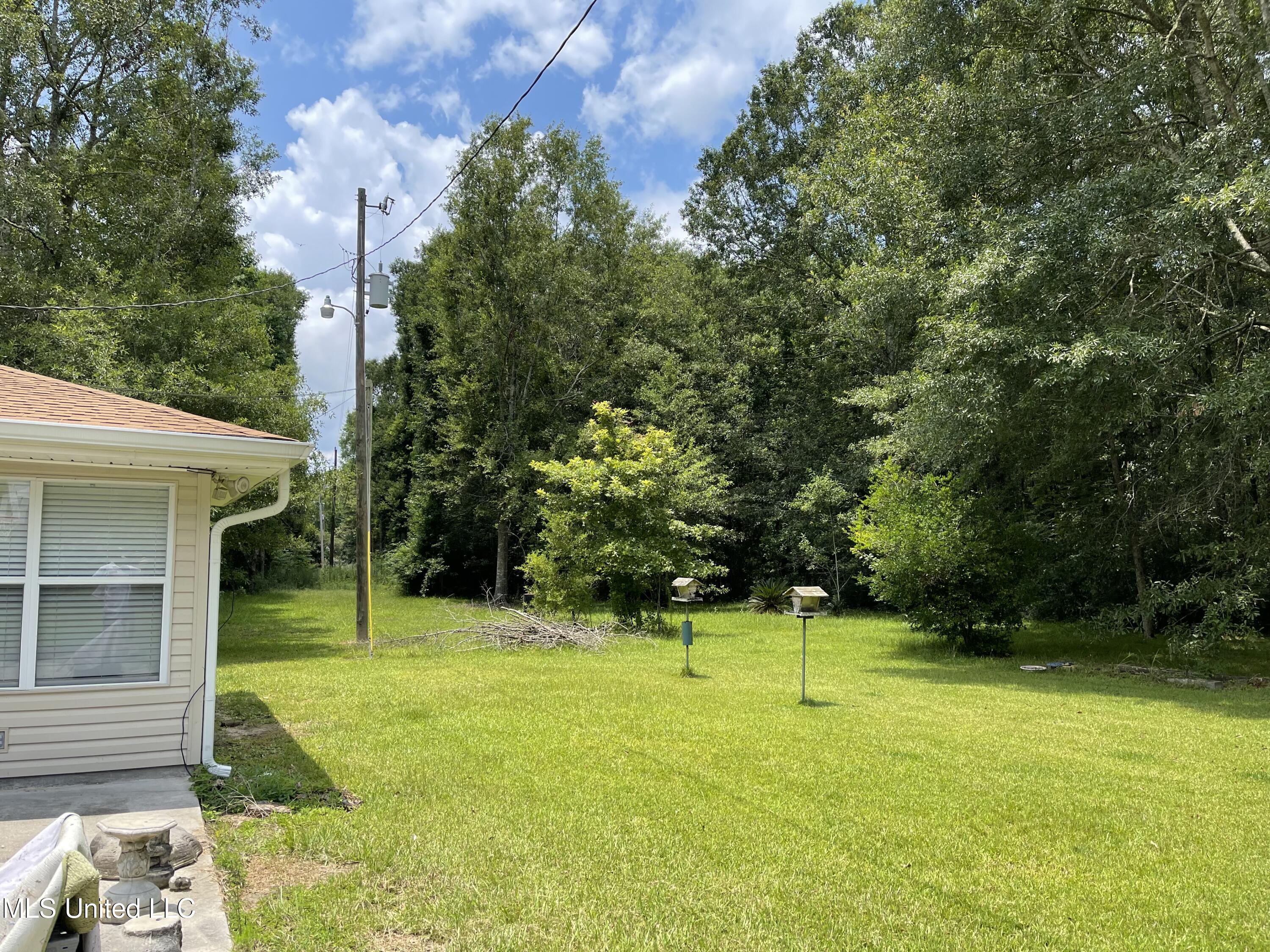 20 Hunt Road Picayune, MS 39466 - Photo 3 of 21 IMG-8260