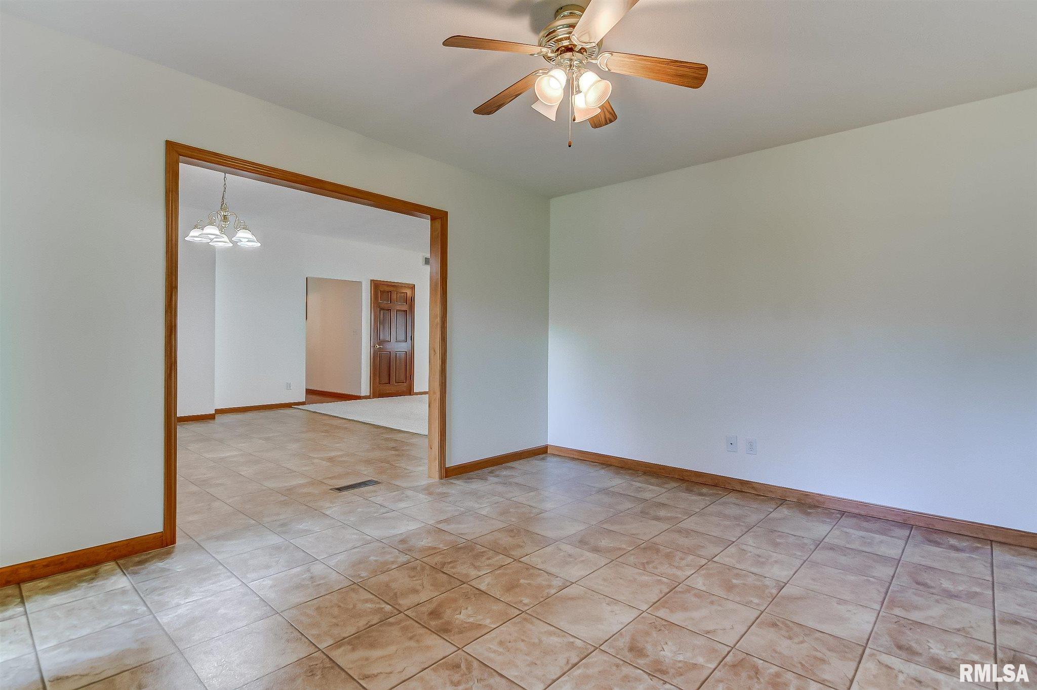 3924 Stone Bridge Road Springfield, IL 62711 - Photo 21 of 47