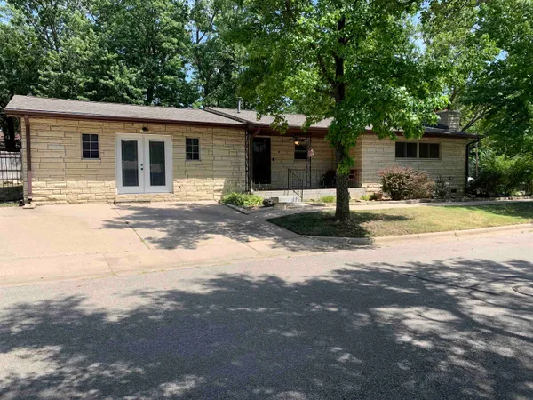 $158,500 | 1128 Park Avenue, El Dorado, KS 67042