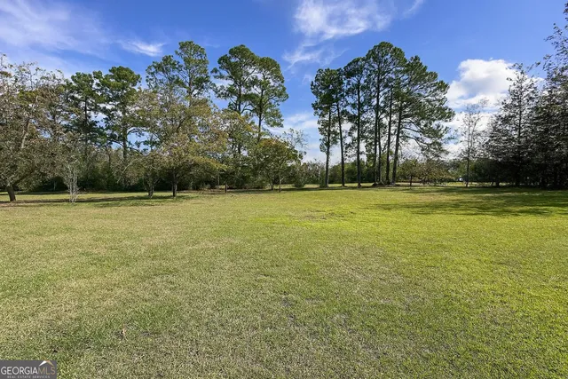 a view of a tennis court