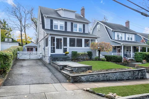 $1,079,000 | 8 Fairview Avenue, Port Washington, NY 11050