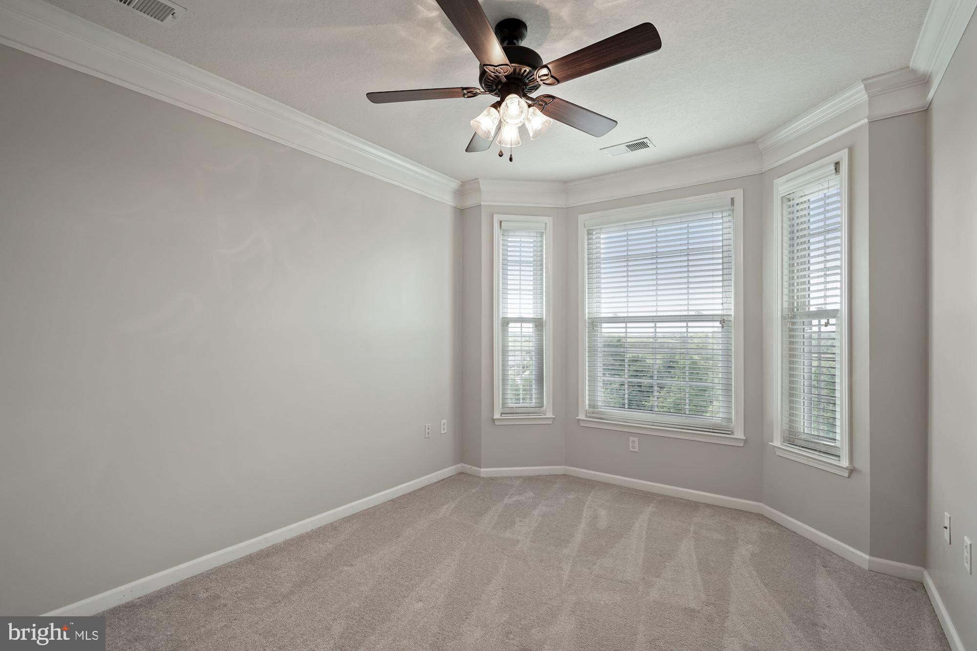 512 Sunset View Terrace Southeast, Unit 406 Leesburg, VA 20175 - Photo 14 of 34 Second bedroom