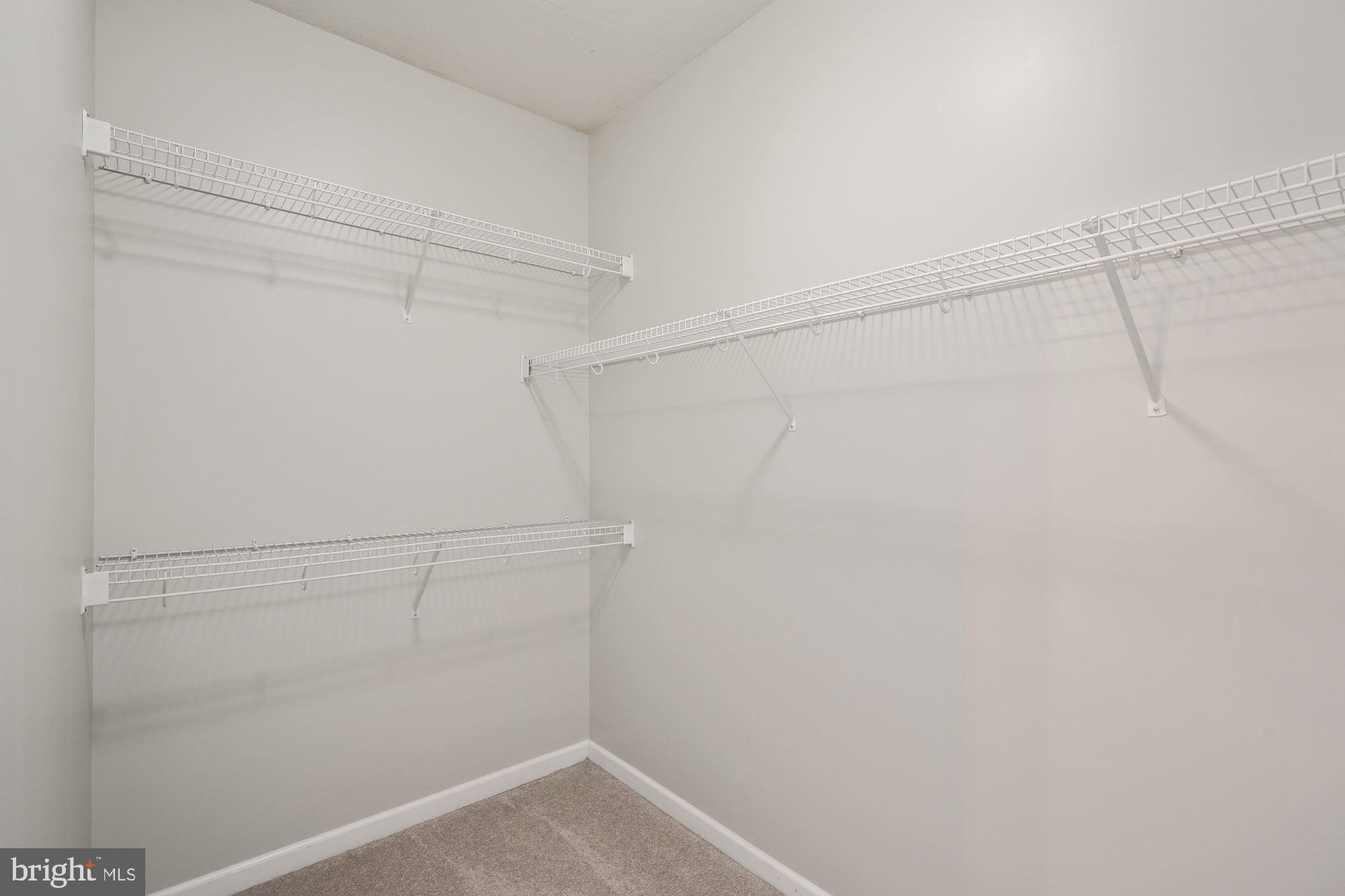 512 Sunset View Terrace Southeast, Unit 406 Leesburg, VA 20175 - Photo 15 of 34 Second bedroom closet