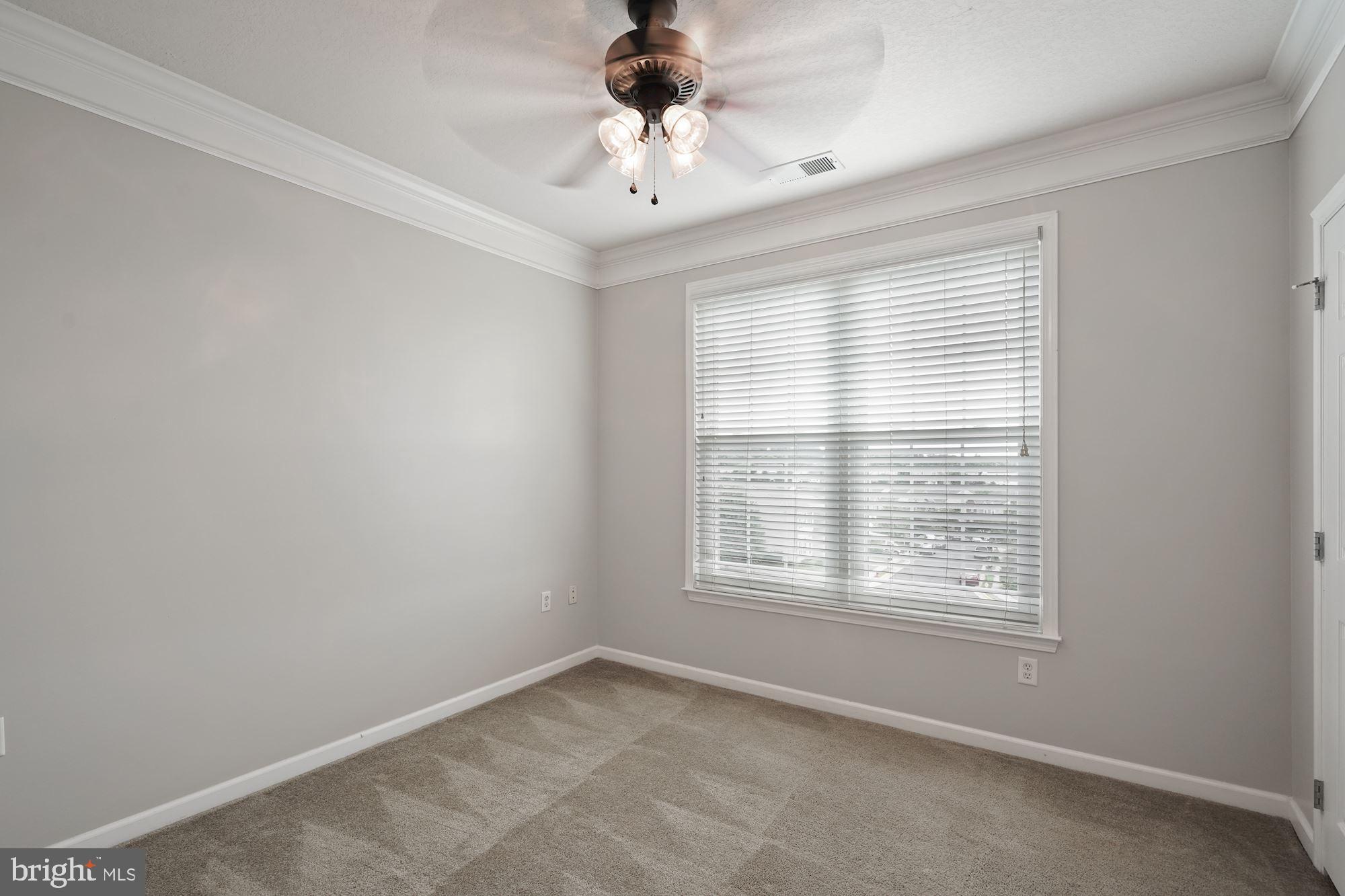 512 Sunset View Terrace Southeast, Unit 406 Leesburg, VA 20175 - Photo 16 of 34 Third bedroom