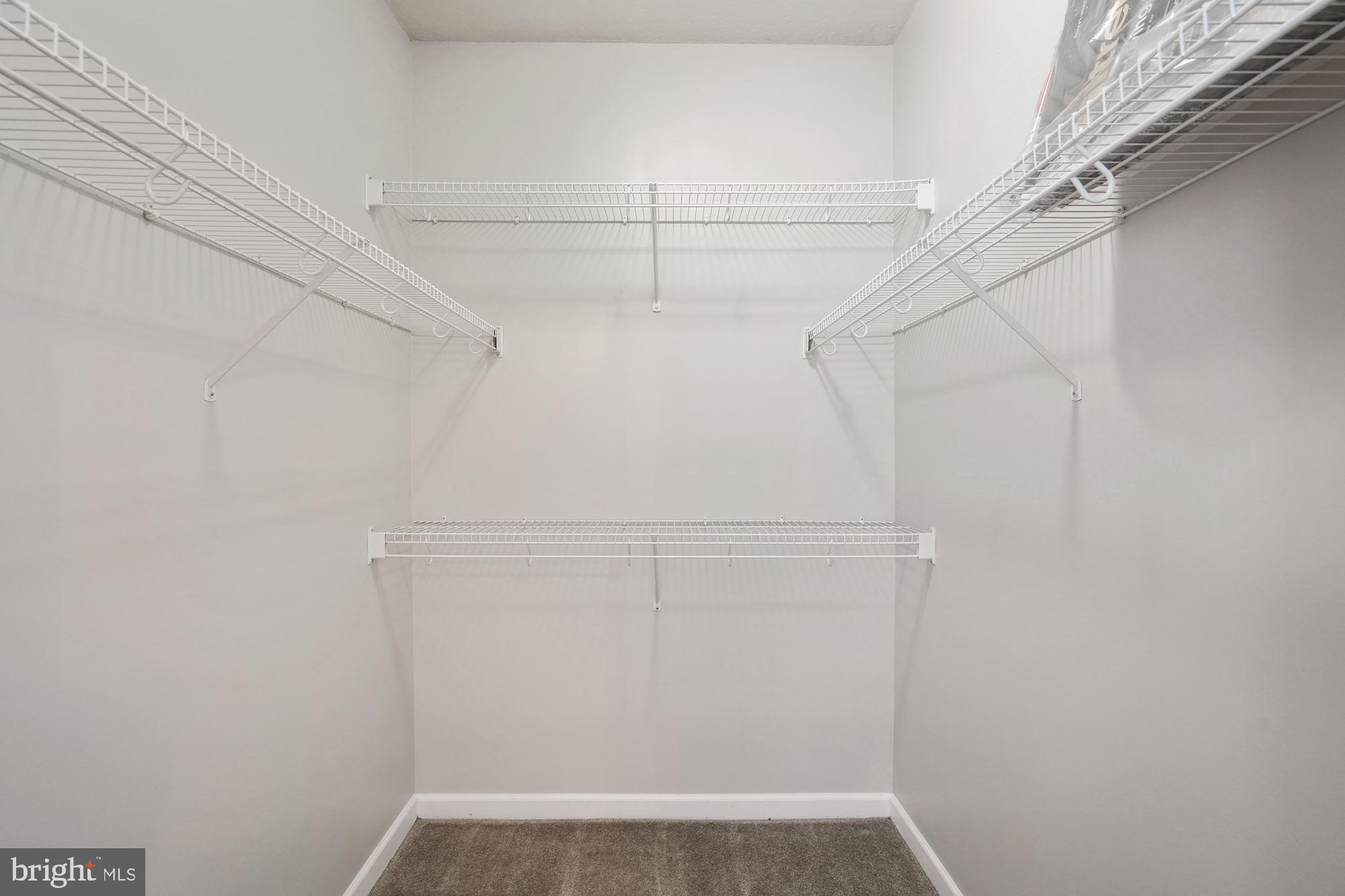 512 Sunset View Terrace Southeast, Unit 406 Leesburg, VA 20175 - Photo 17 of 34 Third bedroom closet