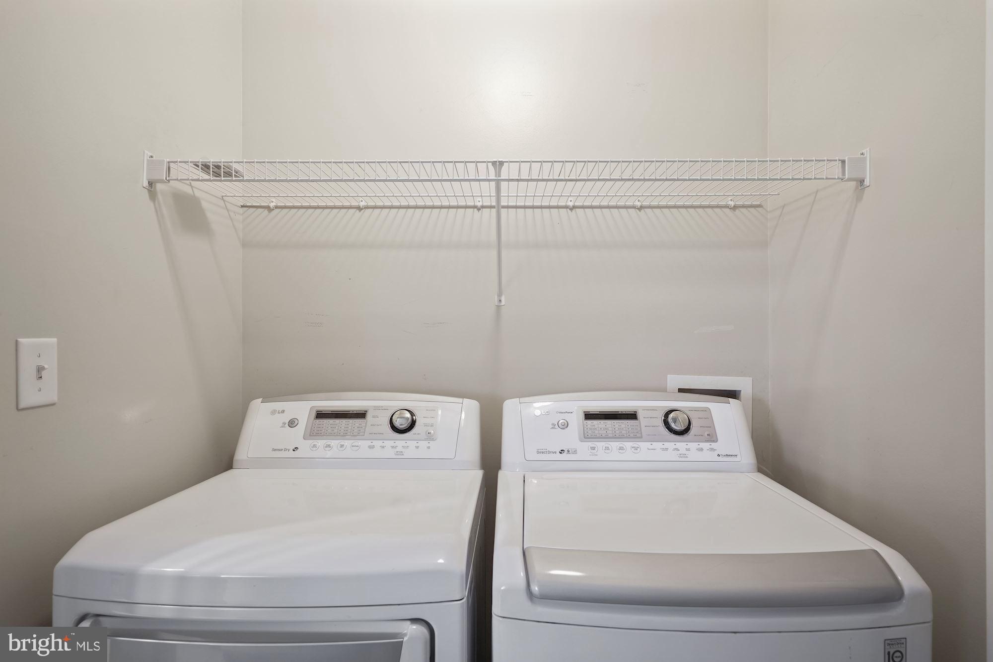 512 Sunset View Terrace Southeast, Unit 406 Leesburg, VA 20175 - Photo 20 of 34 Washer and dryer in unit