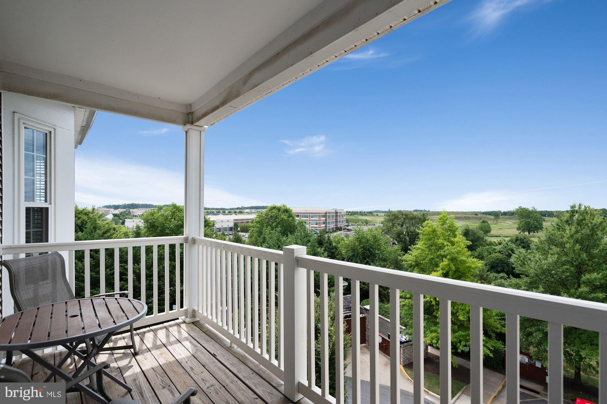 512 Sunset View Terrace Southeast, Unit 406 Leesburg, VA 20175 - Photo 22 of 34 Balcony privacy and views