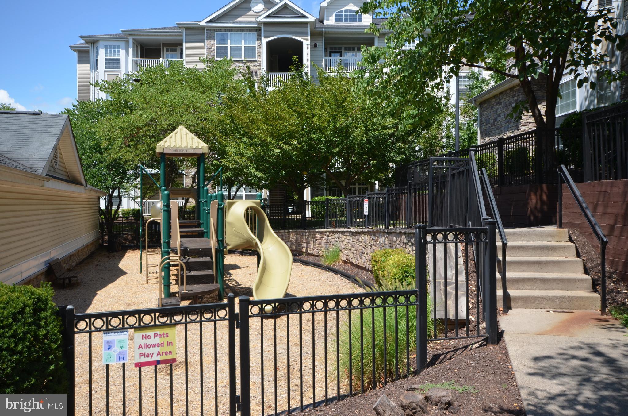 512 Sunset View Terrace Southeast, Unit 406 Leesburg, VA 20175 - Photo 29 of 34 Community playground