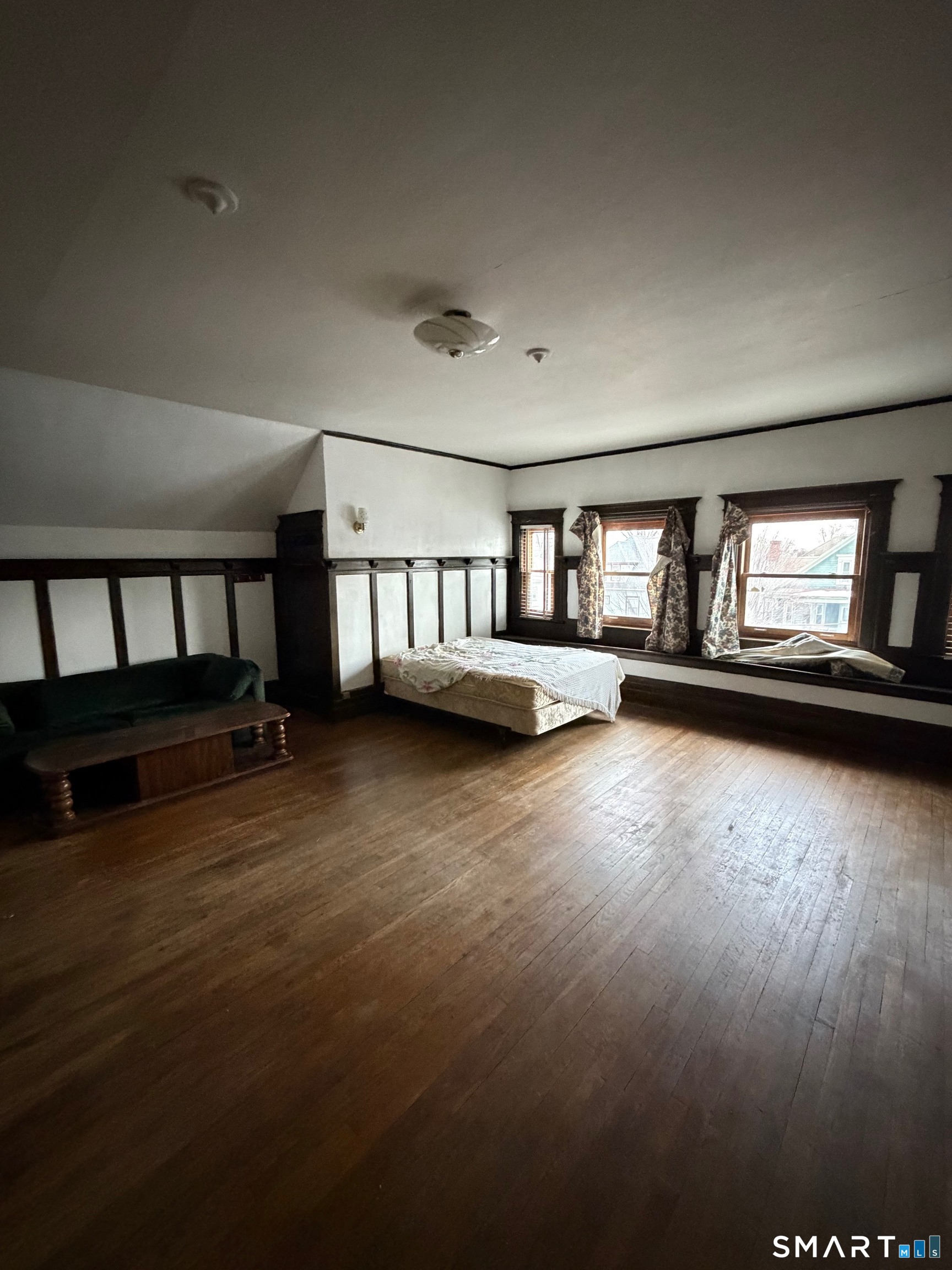 35 Burton Street Hartford, CT 06112 - Photo 19 of 39