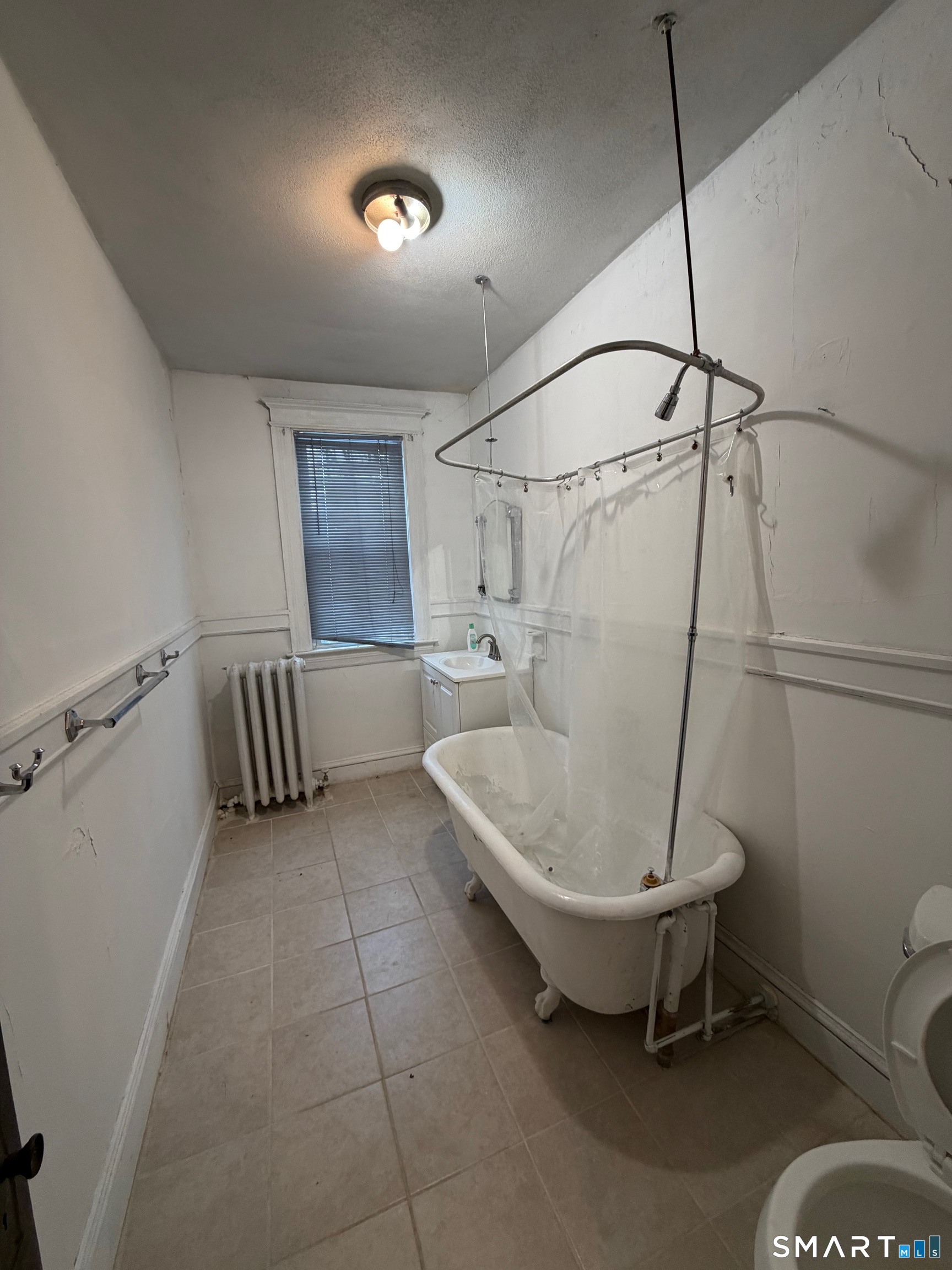 35 Burton Street Hartford, CT 06112 - Photo 23 of 39