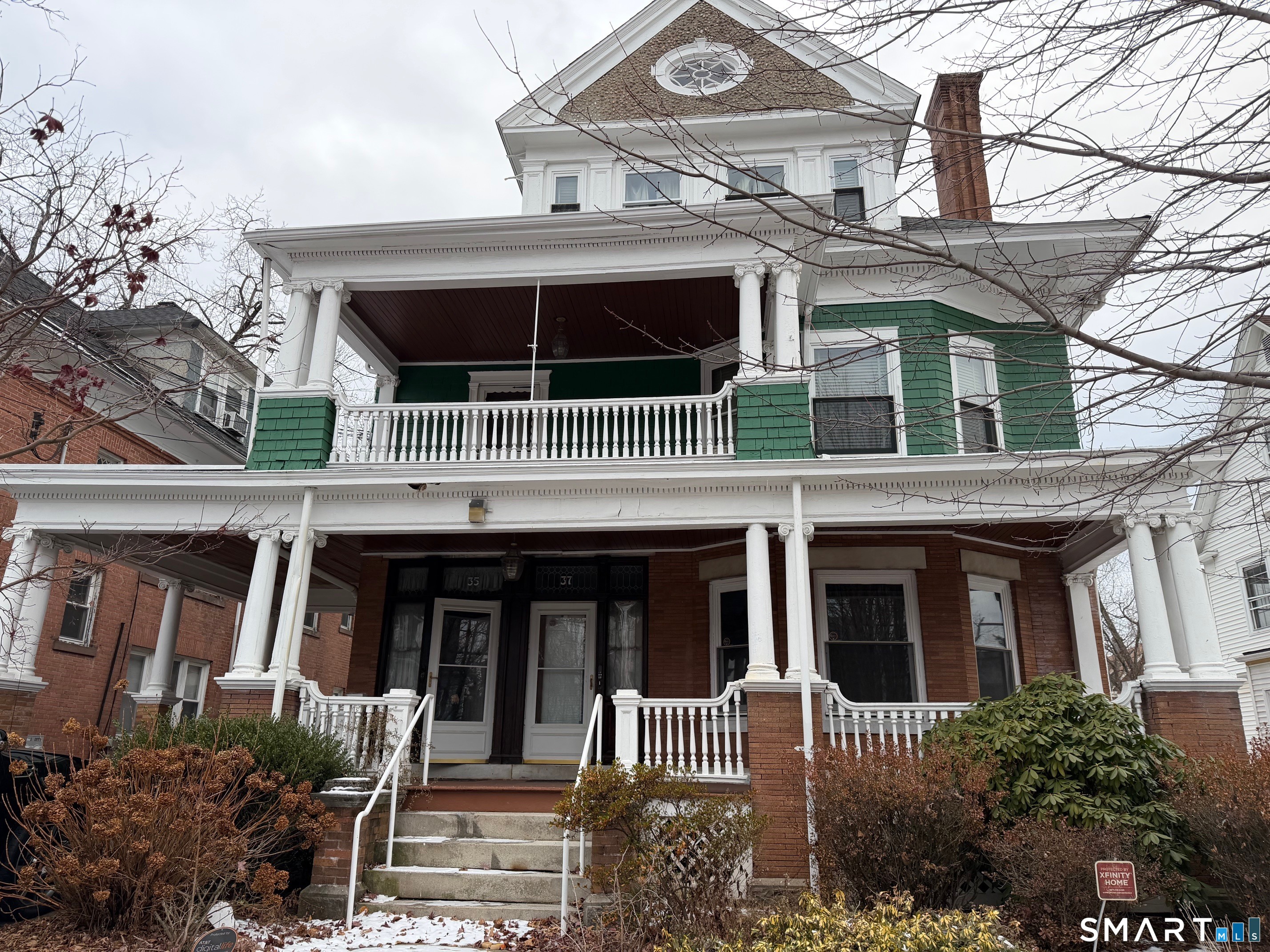 35 Burton Street Hartford, CT 06112 - Photo 3 of 39