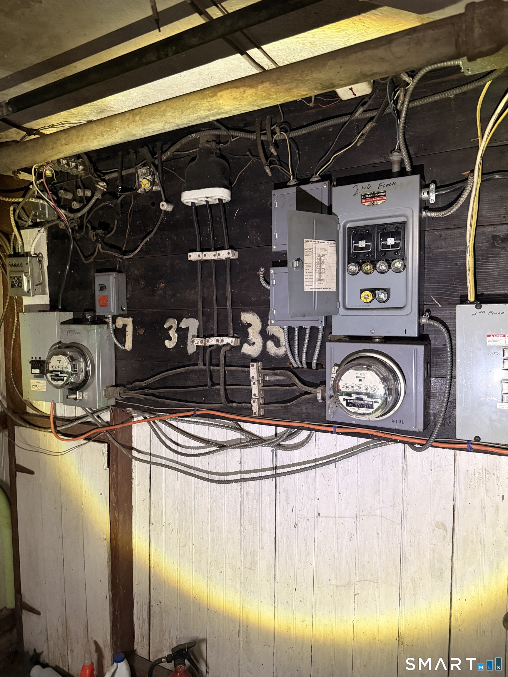 35 Burton Street Hartford, CT 06112 - Photo 34 of 39