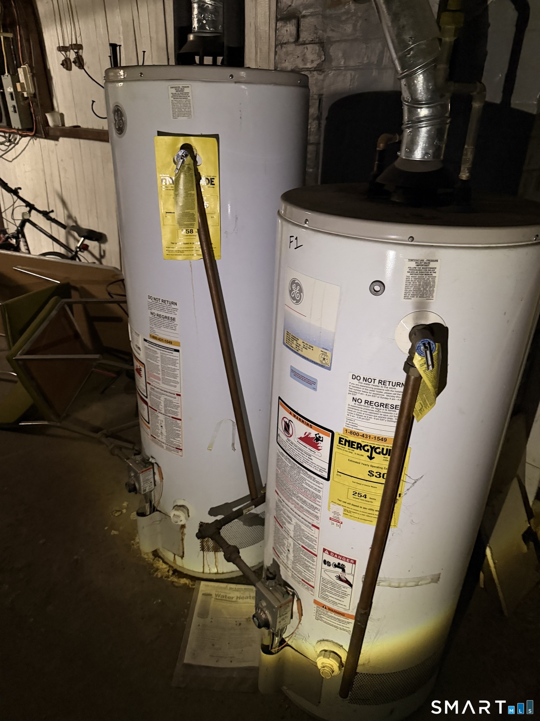 35 Burton Street Hartford, CT 06112 - Photo 38 of 39