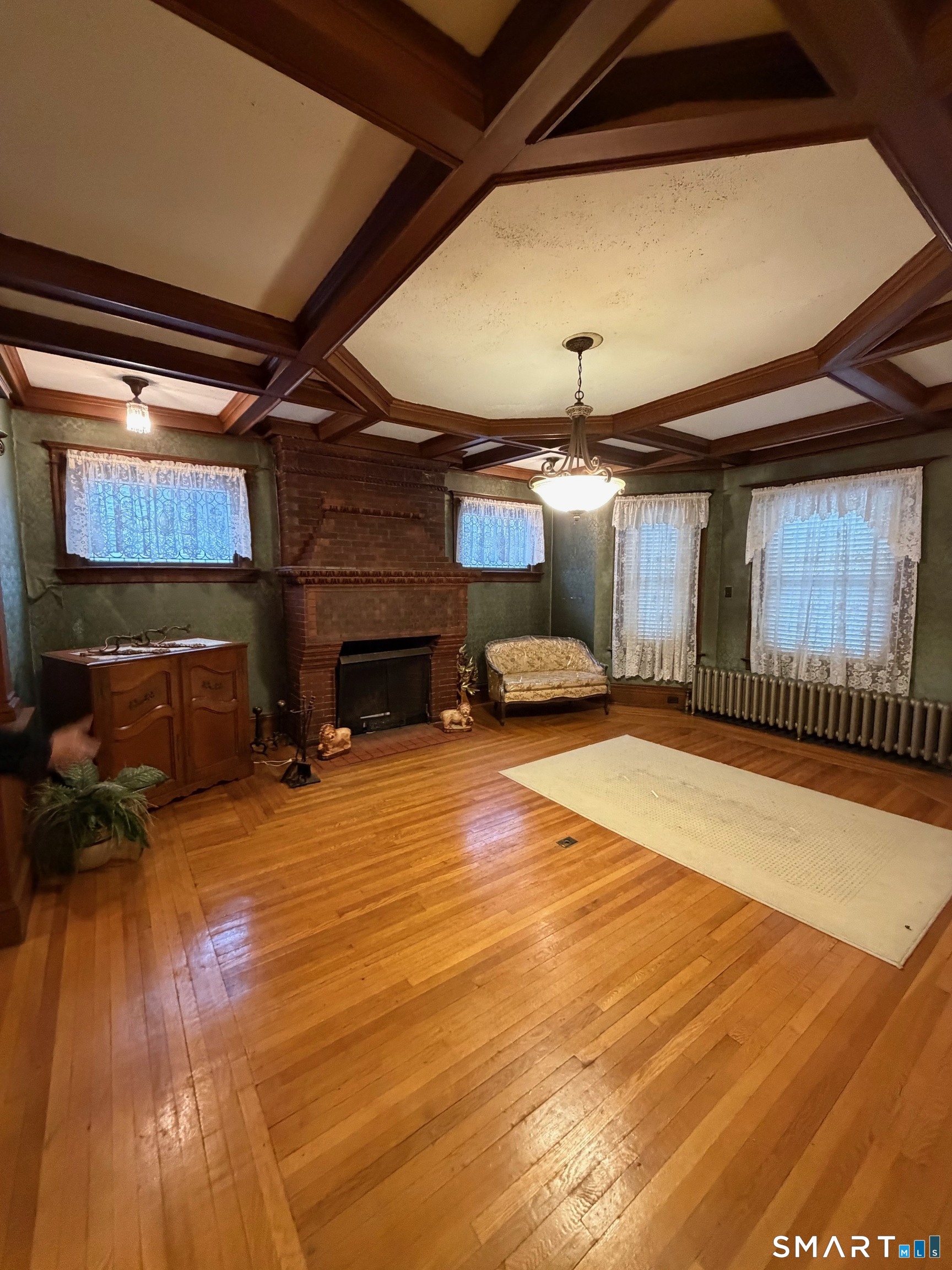 35 Burton Street Hartford, CT 06112 - Photo 8 of 39