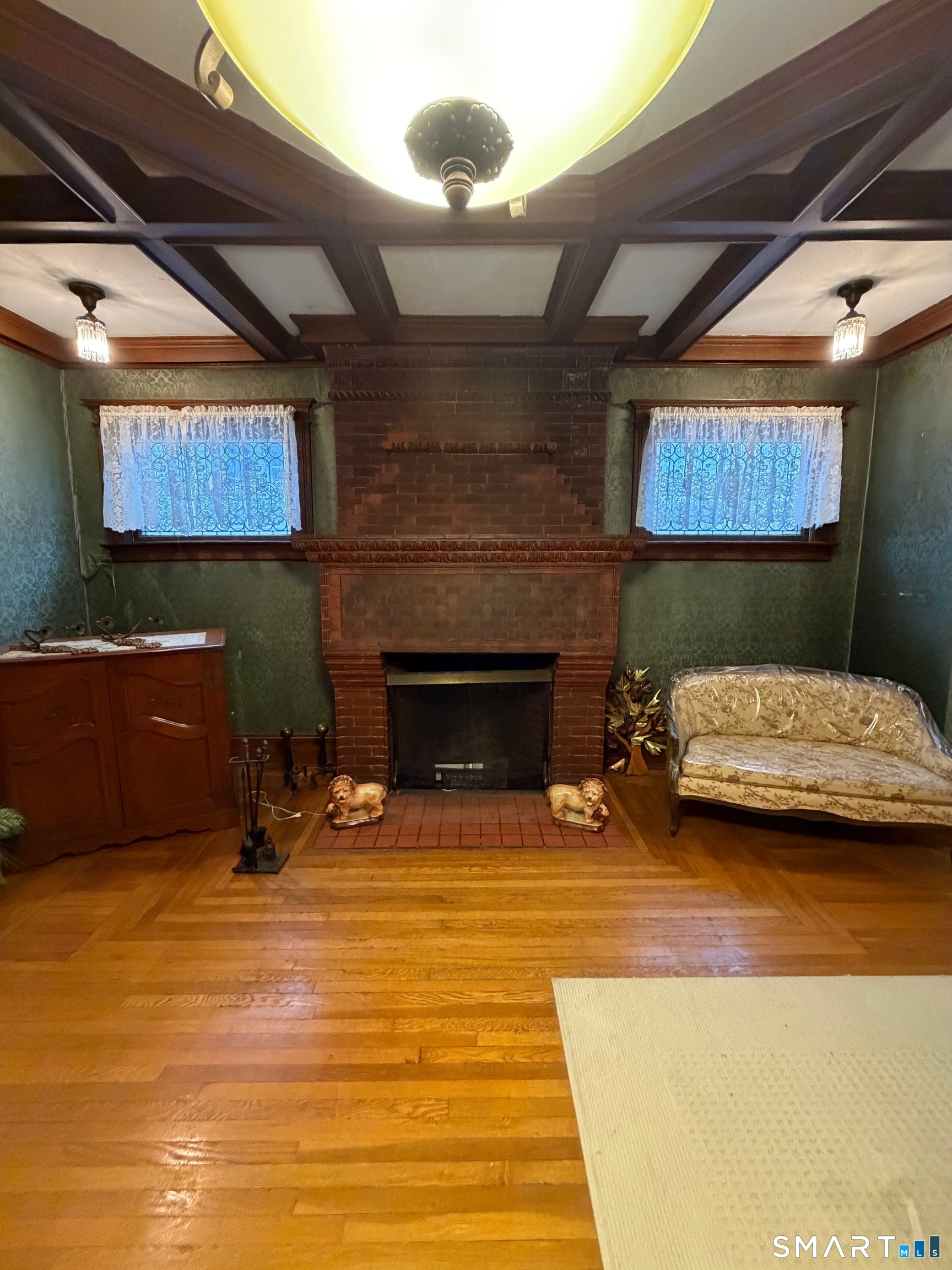 35 Burton Street Hartford, CT 06112 - Photo 10 of 39