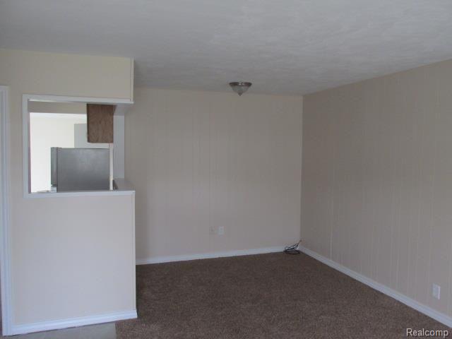 25815 Hayes Road Warren, MI 48089 - Photo 4 of 21 IMG_1288.jpg