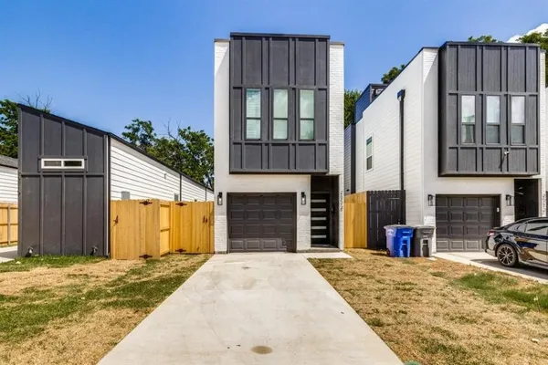 $2,700 | 2214 Dyson Street, Dallas, TX 75215
