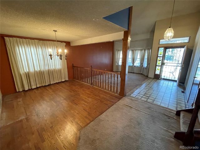 a view of livingroom with hardwood floor