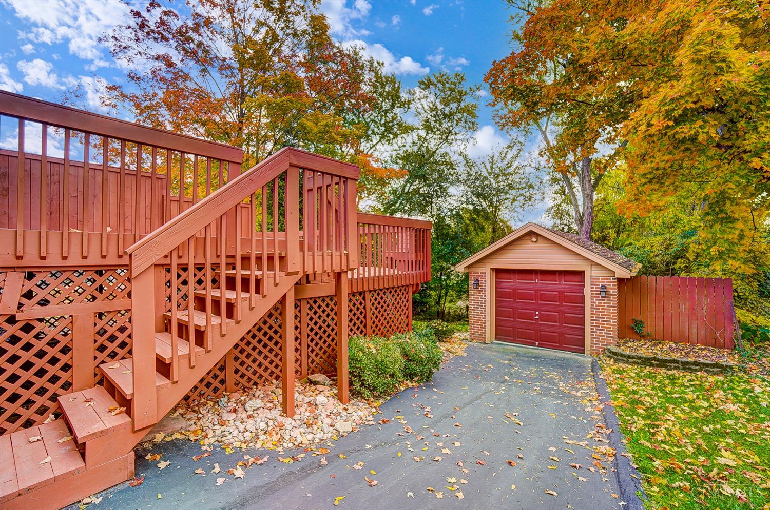 5571 Lawrence Road Cincinnati, OH 45248 - Photo 21 of 26