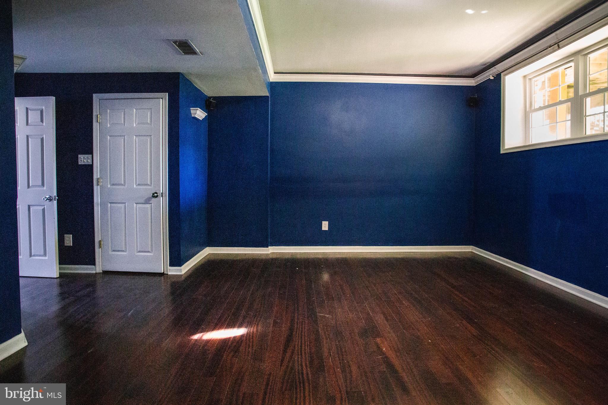 2427 Quilting Bee Road Baltimore, MD 21228 - Photo 20 of 26 Basement - living area
